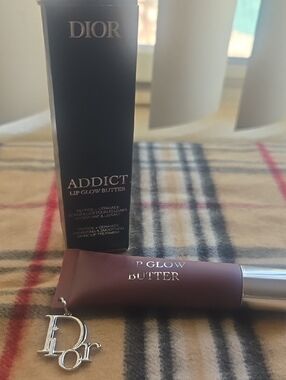 Black Cherry 104💋Dior Addict Lip Glow Butter - Mauve Plum with Silver Charm💄